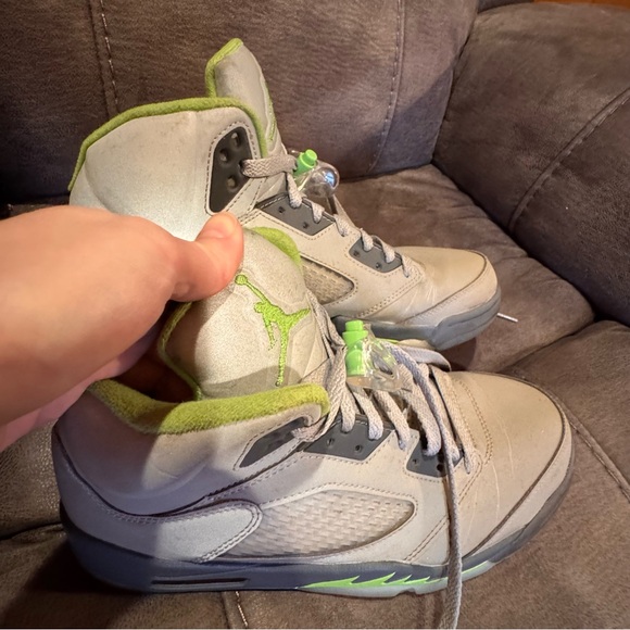 Jordan 5 Retro Sneakers in Gray and Green - Picture 9 of 9